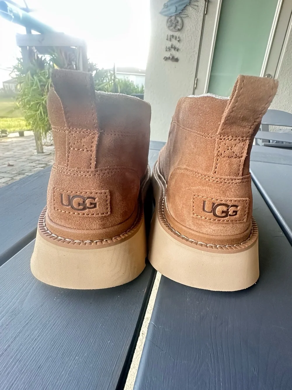UGG Men's The Lug Chukka boots  Sz 11
